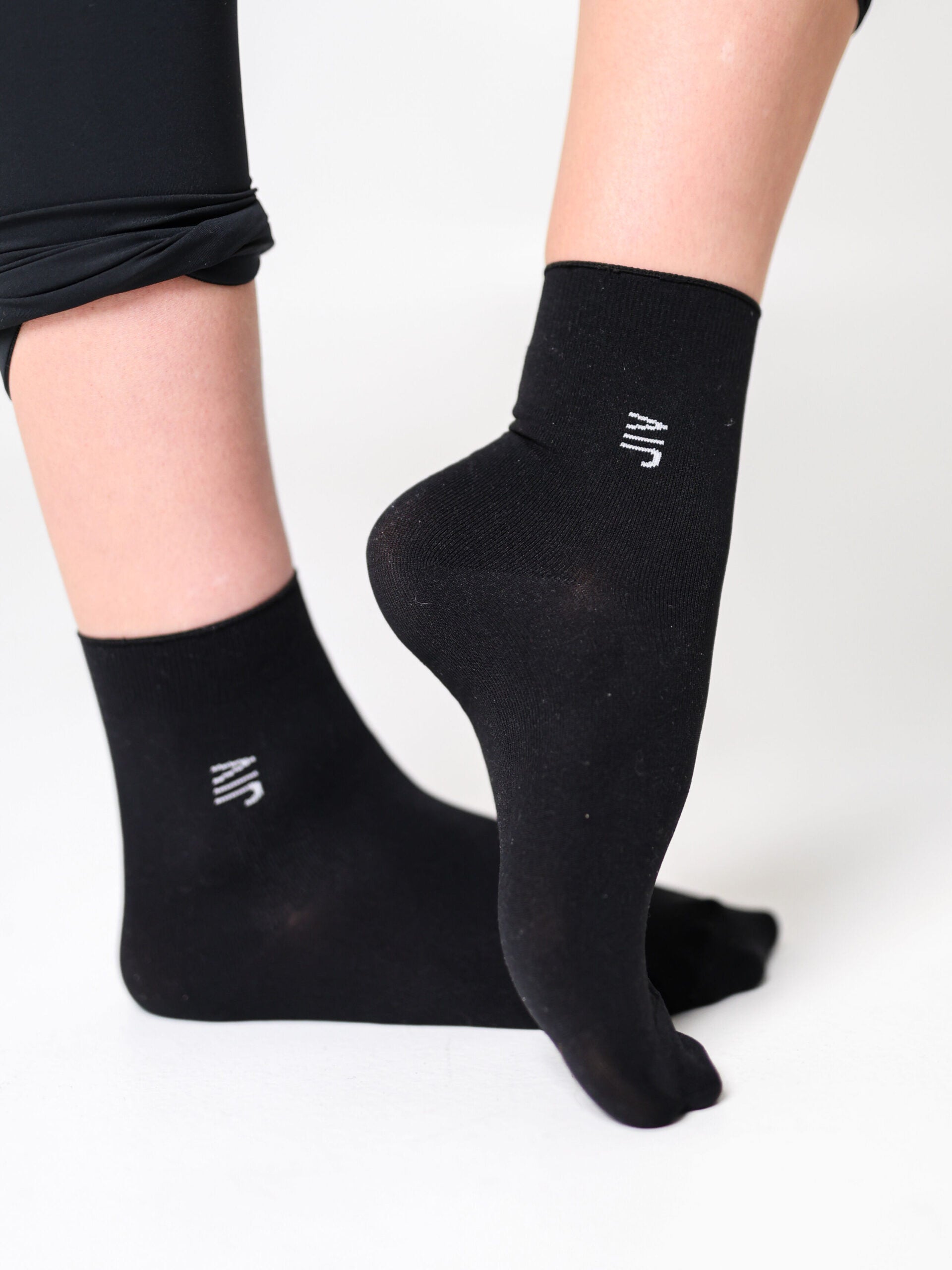 JIV Skating Socks (2 Pack) | Seamless Figure Skating Socks